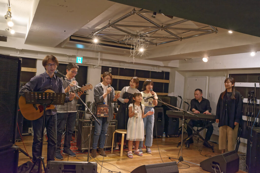 KATSUYAギタースクールの初心者の生徒さんのイベント風景